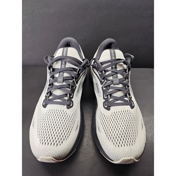 Brooks Men 11.5 Comfy footwear main image 10